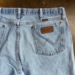 Wrangler Men's Denim Jeans 47 MWZ Perfectly Distressed  38x30 See Measurements